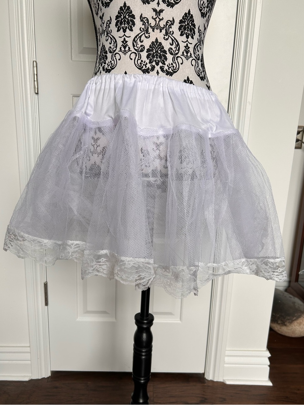 Dress Fantastic White Lace Petticoat Crinoline Skirt for Halloween Costume
